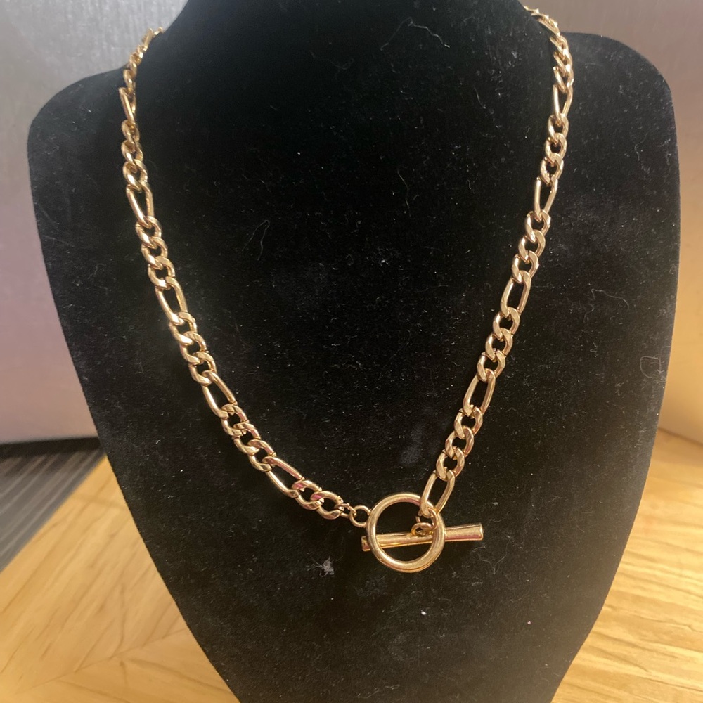 Elegant Gold Chain Necklace